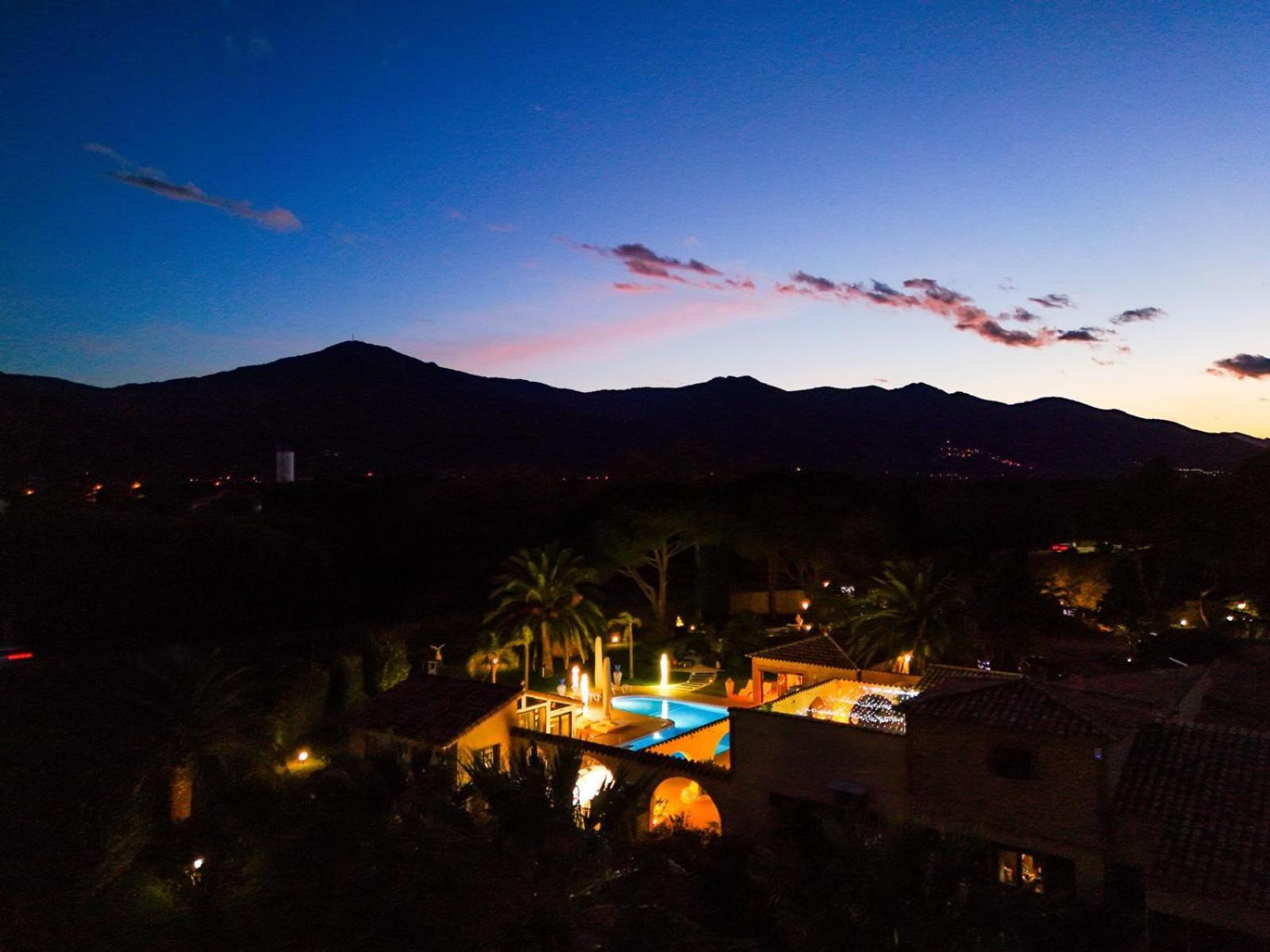 D'hotes & Mas Dels Esquirols Bed & Breakfast Saint-André